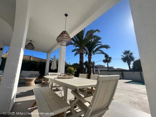 Villa en alquiler en Torrevieja (Alicante)