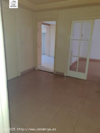 SE VENDE PISO  AMPLIO EN ZONA PARQUE ABELARDO SANCHEZ - ALBACETE