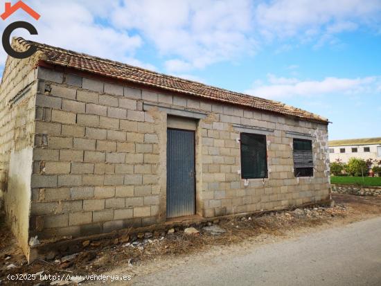 Se vende terreno rustico con cuarto de aperos en la huerta de Santa Cruz. - MURCIA