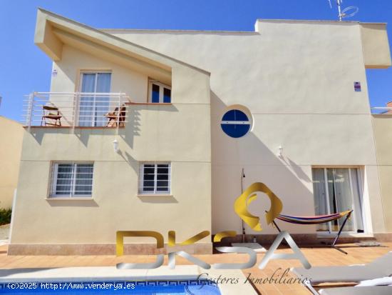 Fabuloso chalet con piscina a un paso de la playa del Heliópolis - CASTELLON