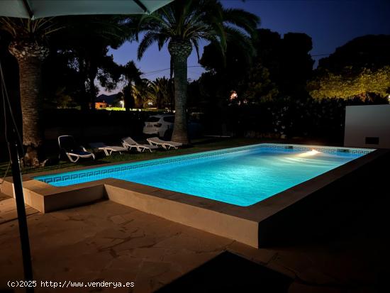 Chalet con piscina y jardín a 600 metros del mar mediterráneo - TARRAGONA