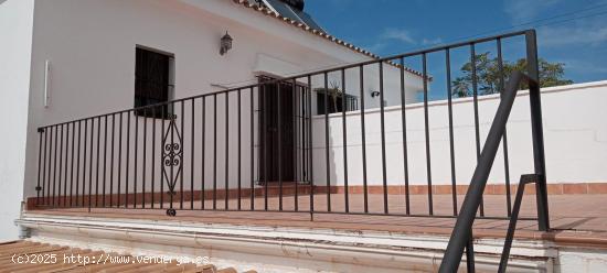  SE VENDE CHALET ADOSADO EN MEDINA SIDONIA - CADIZ 