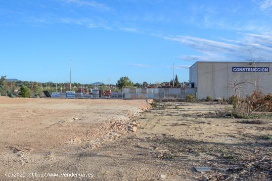 Parcela Industrial de Uso Terciario en Primera Línea de CV-35,  San Antonio de Benagéber - VALENCI