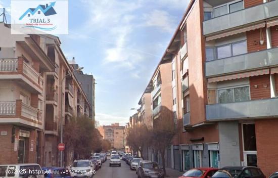 Venta local comercial en Mollet del Vallés (Barcelona) - BARCELONA