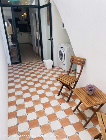  Apartamento entero de 1 dormitorio en València - VALENCIA 