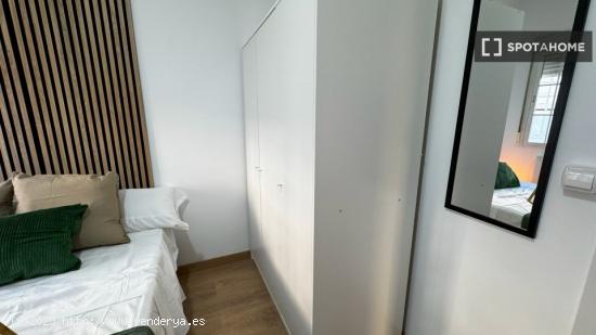 Magnífica habitación en alquiler situada en Madrid - MADRID