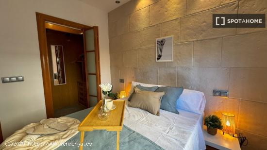 Magnífica habitación en alquiler situada en Madrid - MADRID