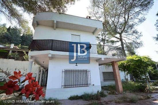 Chalet económico para reformar en Xàtiva. - VALENCIA