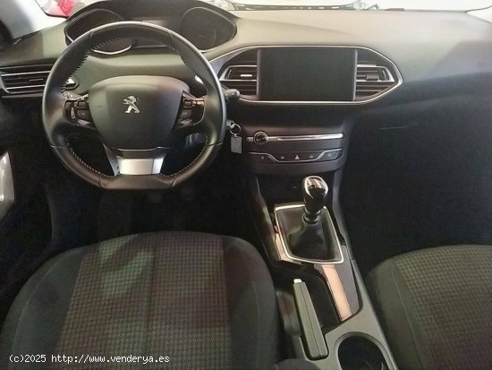 Peugeot 308  5p  BlueHDi 130 S&S 6 Vel. MAN Style - HOSPITALET DE LLOBREGAT (L )