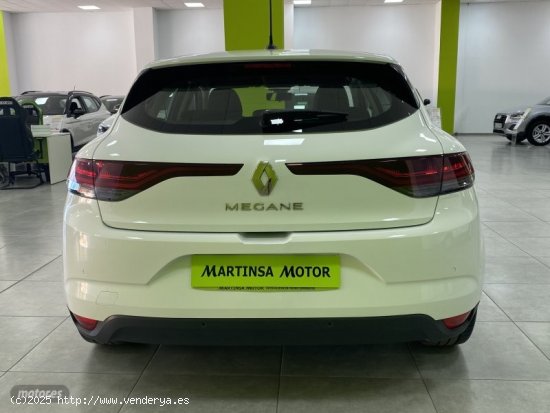 Renault Megane Life Blue 1.5 dCi 85 kW(115CV) de 2021 con 44.000 Km por 18.800 EUR. en Malaga