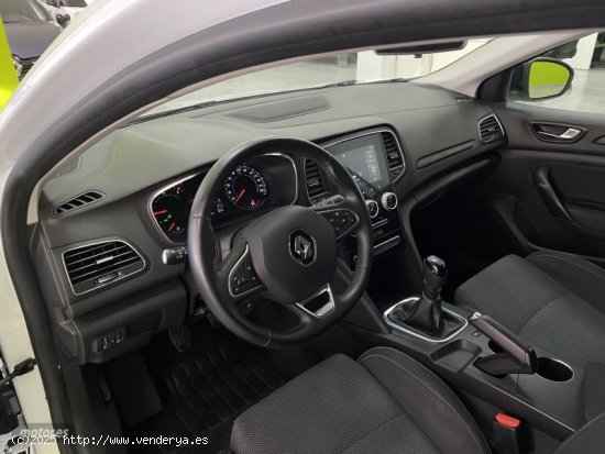 Renault Megane Life Blue 1.5 dCi 85 kW(115CV) de 2021 con 44.000 Km por 18.800 EUR. en Malaga