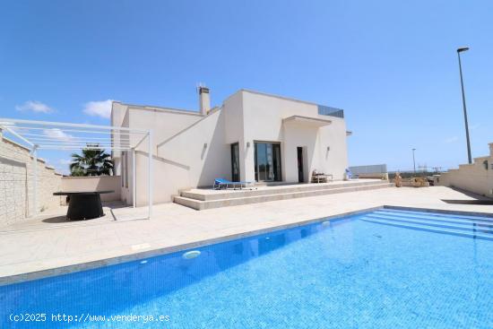  Chalet moderno en Urb Vista Bella, San Miguel de Salinas - ALICANTE 