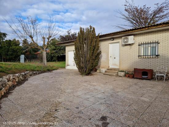  Se vende parcela con casa de 60m² - MADRID 