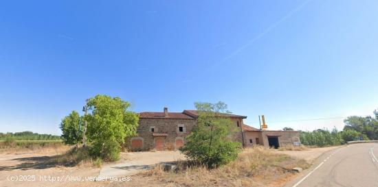  CASA DE PIEDRA CON JARDIN EN ALIJA DEL INFANTADO - LEON 