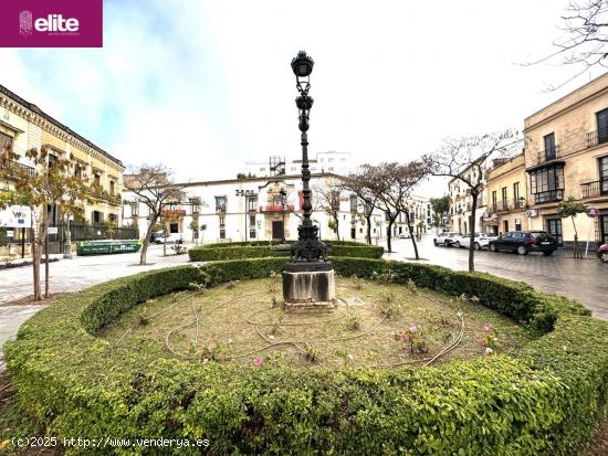  MAGNIFICA CASA EN EL CENTRO DE JEREZ - CADIZ 