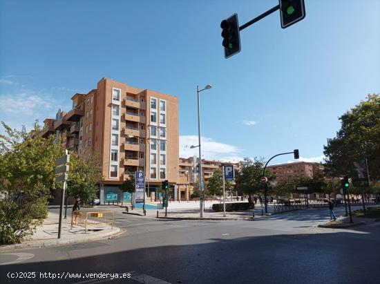 FANTÁSTICO PISO EN ZONA MUY DEMANDADA DE GRANADA , PARKING Y TRASTERO INCLUIDO - GRANADA