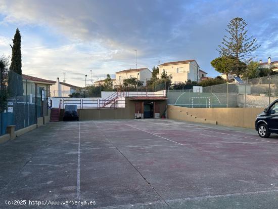  Terreno muy céntrico con garaje y piscina - TARRAGONA 