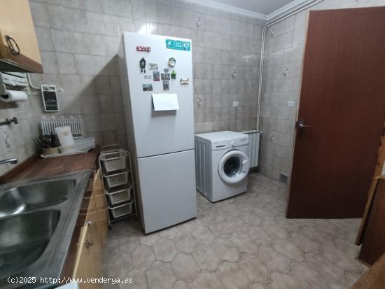 CASA CON 154 m2 DE PARCELA CON 4 DORMITORIOS, SALÓN, COCINA GARAJE Y PATIO. - CIUDAD REAL