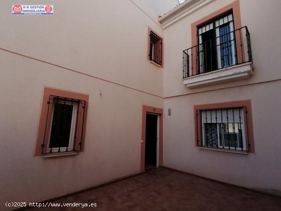  CASA ADOSADA DE VPO A ESTRENAR, DE 3 DORMITORIOS, BAÑO Y ASEO CON GARAJE Y PATIO - TOLEDO 