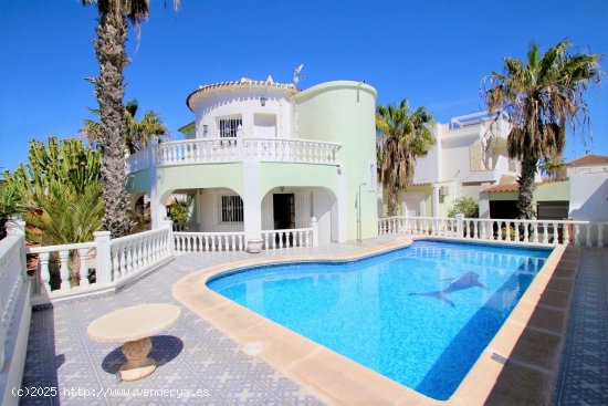  Chalet en venta en Orihuela (Alicante) 