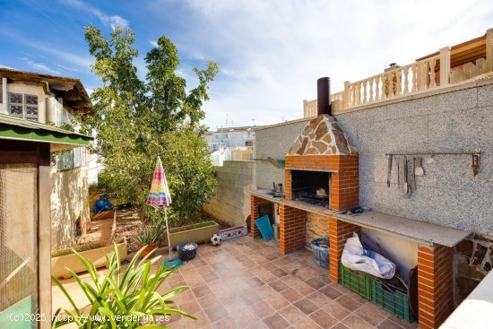 Chalet en venta en Torrevieja (Alicante)