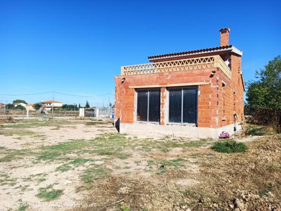 CHALET EN CONSTRUCCIÓN CON SOLAR - MURCIA