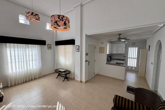 Villa en venta en Los Montesinos (Alicante)