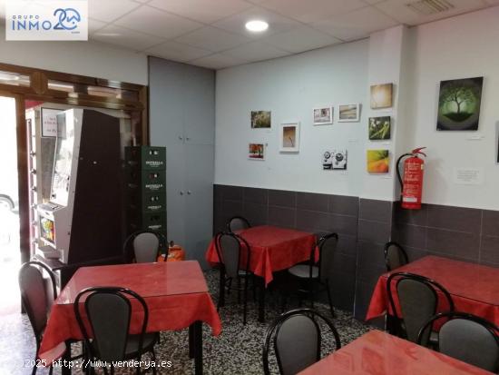 VENTA LOCAL Y NEGOCIO CON LICENCIA EN BENETUSSER - VALENCIA