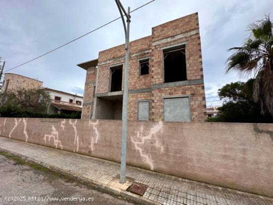 PLANTA BAJA CON PISICNA Y TRIPLEX CON TERRAZA - COLONIA DE SANT JORDI - BALEARES