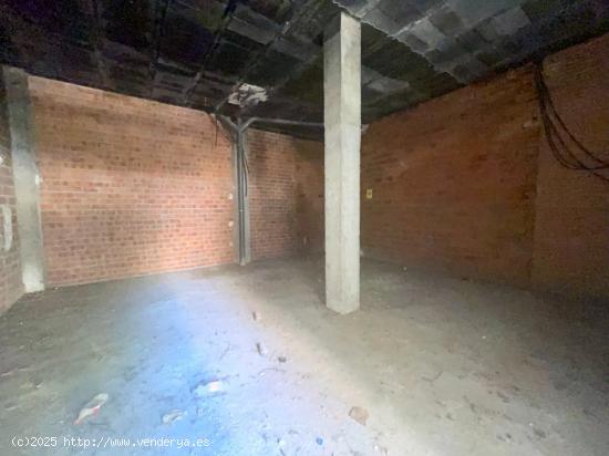 Se vende Local Comercial en San Roque - BADAJOZ