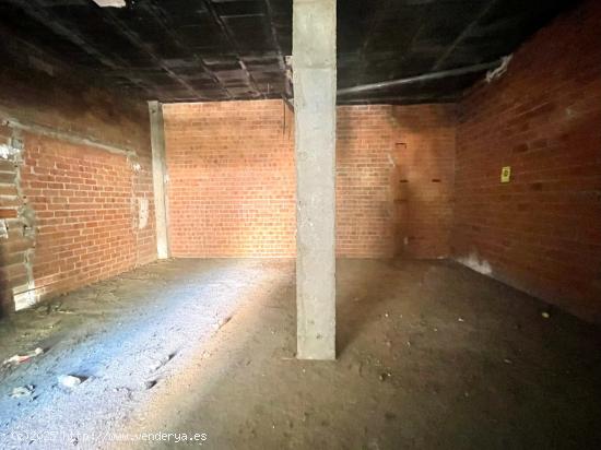 Se vende Local Comercial en San Roque - BADAJOZ