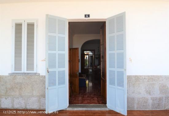 Casa de dos plantas en frente del mar - BALEARES