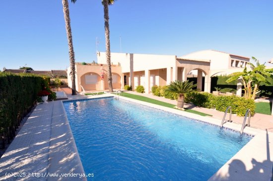  Villa en venta en Torrevieja (Alicante) 