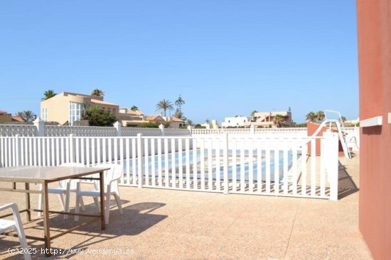 Villa en venta en La Manga del Mar Menor (Murcia)