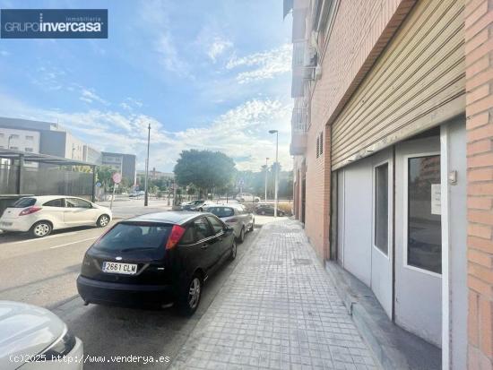 Local comercial con 2 puertas de acceso a diferentes calles frente al Hospital de Manises - VALENCIA