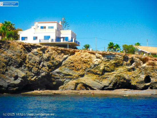 Venta de chalet en Cala Flores en primerísima línea de Mar Mediterráneo - MURCIA