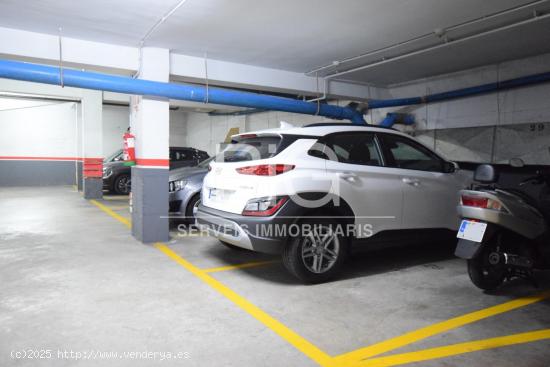 En venta DOS plazas de parking juntas. - BARCELONA