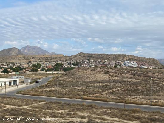 Parcela urbana de 2546 m2 en la Urbanización Río Park, Mutxamel (Alicante) - ALICANTE