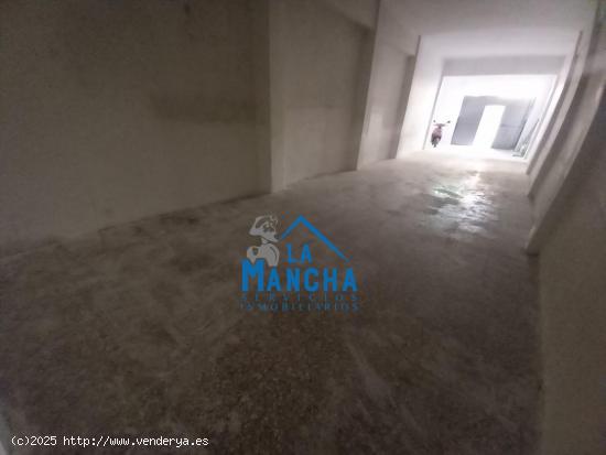 INMOBILIARIA LA MANCHA VENDE LOCAL-COCHERA EN ZONA FERIA. - ALBACETE