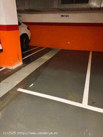 VENTA DE PLAZA DE PARKING EN ZONA PEDRALBES - BARCELONA