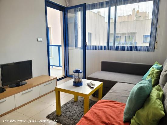 APARTAMENTO DE 1 DOEMITORIO CON LICENCIA TURISTICA EN EL COMPLEJO ALICANTE HILLS - ALICANTE