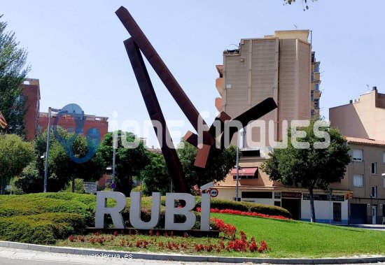  Local comercial en venta  en Rubí - Barcelona 