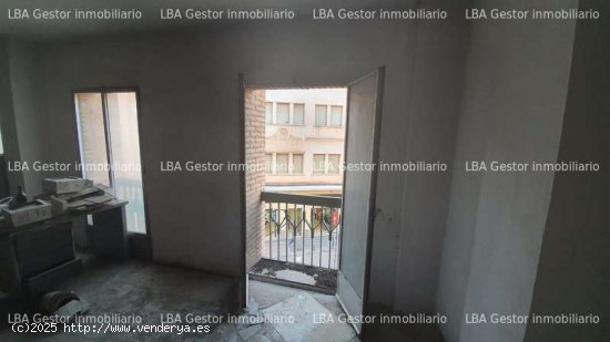 Local comercial junto al ayuntamiento. - Linares