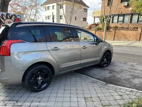 Peugeot 5008 Sport Pack de 2011 con 277.728 Km por 7.800 EUR. en Madrid