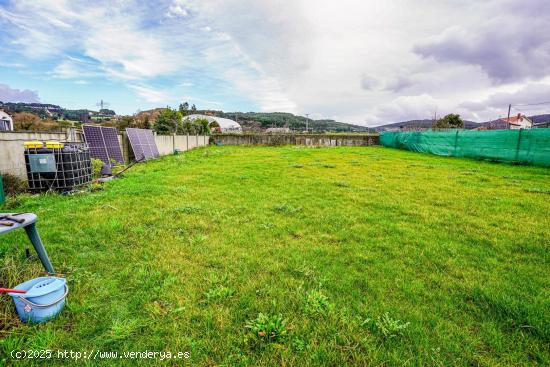 ¡Solar Urbano de 1070 m2 en Noicela a 2,7 km de la Playa  de Baldaio! - A CORUÑA