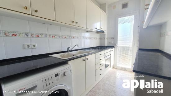  PISO DE 4 HABITACIONES EN LA CREU DE BARBERÀ - BARCELONA 