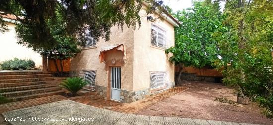 SE VENDE PRECIOSO CHALET EN LOS GIRASOLES - ALICANTE