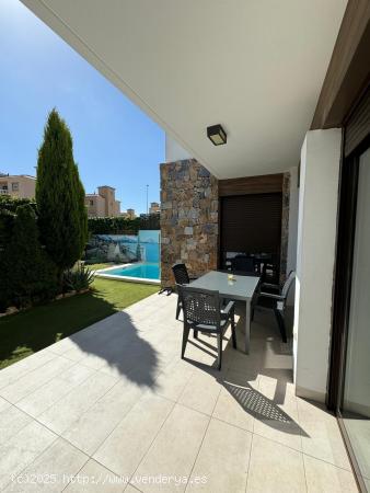 VILLA DE LUJO EN CABO ROIG. 3 DORM. 2 BAÑOS. 111 M2 DE CASA. PISCINA PRIVADA. - ALICANTE