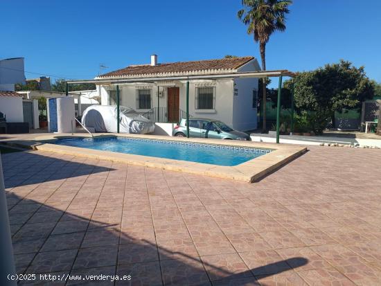  ¡Casa independiente con piscina y parcela en La Jara, cerca de Denia! - ALICANTE 