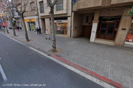 Se alquila plaza de parking en Avda Barberà - BARCELONA